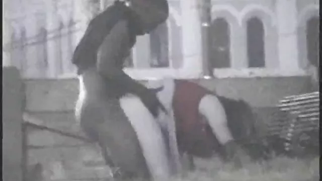 أمي الرقص على اللعين ابن النوم في الفناء افلام سكس اجنبي جنسي