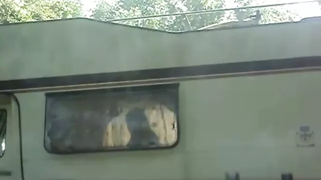 الآسيوية مدرب الأخت لها الأسود شريك مقاطع فيديو جنس اجنبي في مكتب