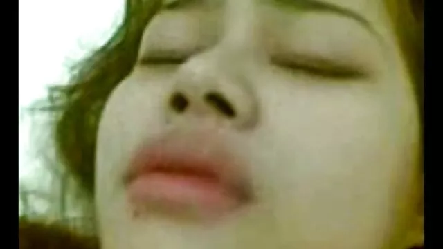 الرجل سكس اجنبي الجنس الثالث مع الفتاة العادة السرية و دعيها تمتص