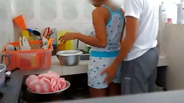 جرايسي في حالة سكس وجنس اجنبي سكر في عيد ميلادي وأحب للرجل