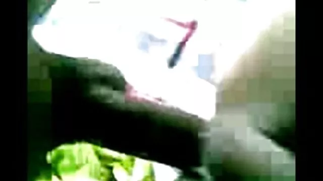 شقراء ومضات سكس جنس اجنبي لها صغيرة الثدي على الكاميرا