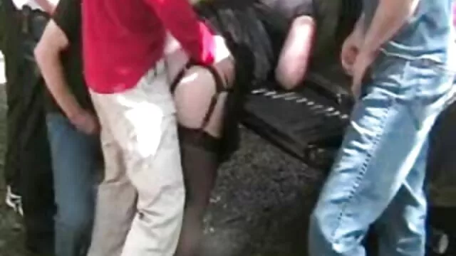 أصبحت سيارة أجرة افلام جنس اجنبية مترجمة وهمية مكانا للفتيات الجميلات إلى النشوة الجنسية