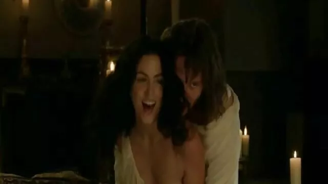 الرجل فيلم جنسي أجنبي يعطي صديقته جودة كوني