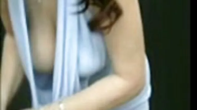 المرأة L. عاشق اللمحات فلم جنس اجنبي سمراء عارية على الشاطئ