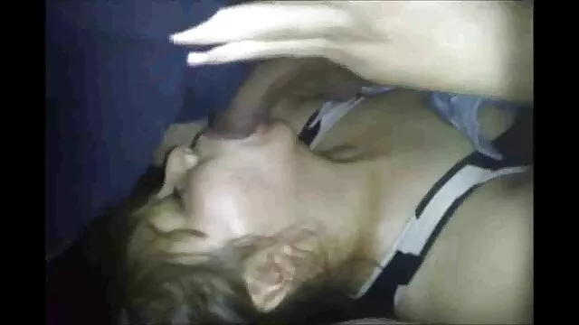 مفلس الحليب. اللعب مع جنس اجنبي امهات هزاز في L.
