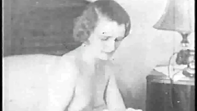 فتاة افلام اجنبي ساكس صغيرة هي قرنية, الساعات عملها و يتيح له اللعنة لها