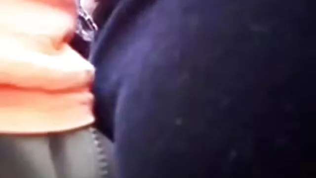 أمي يستفيد جنس اجنبي مترجم من هذه اللحظة أن يمارس الجنس مع صديقها ابنتها