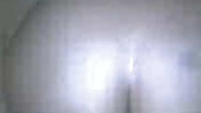اثنين الكلبات اللعنة اجنبي جنس رجل بالقرب من حمام السباحة